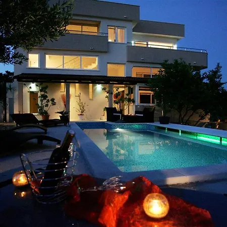 Pool Diana Apartment Trogir