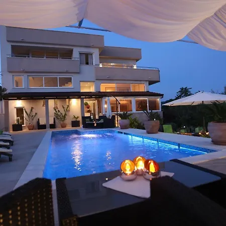 Pool Diana * Trogir